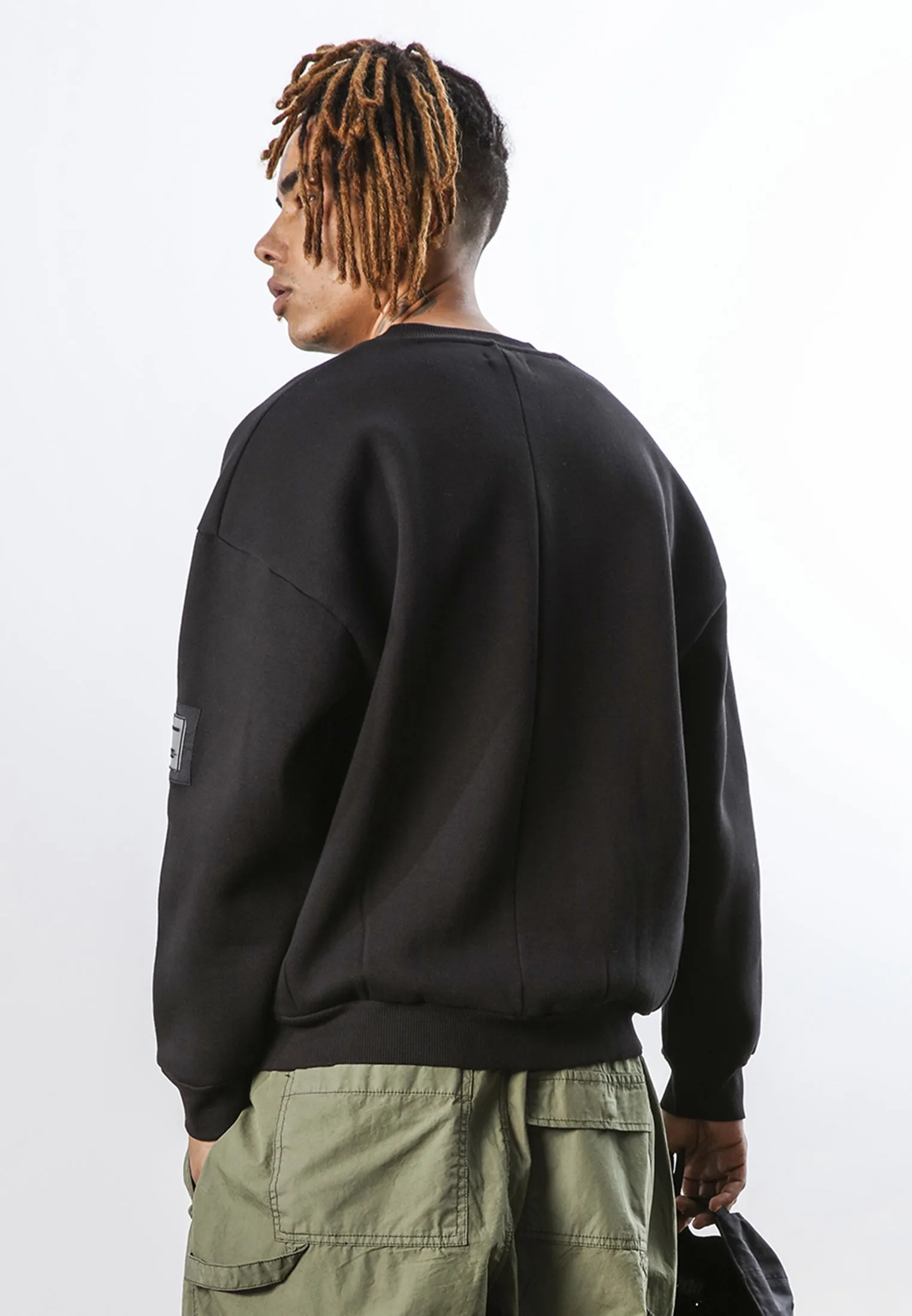 MODERN RELAXED SWEAT BLACK