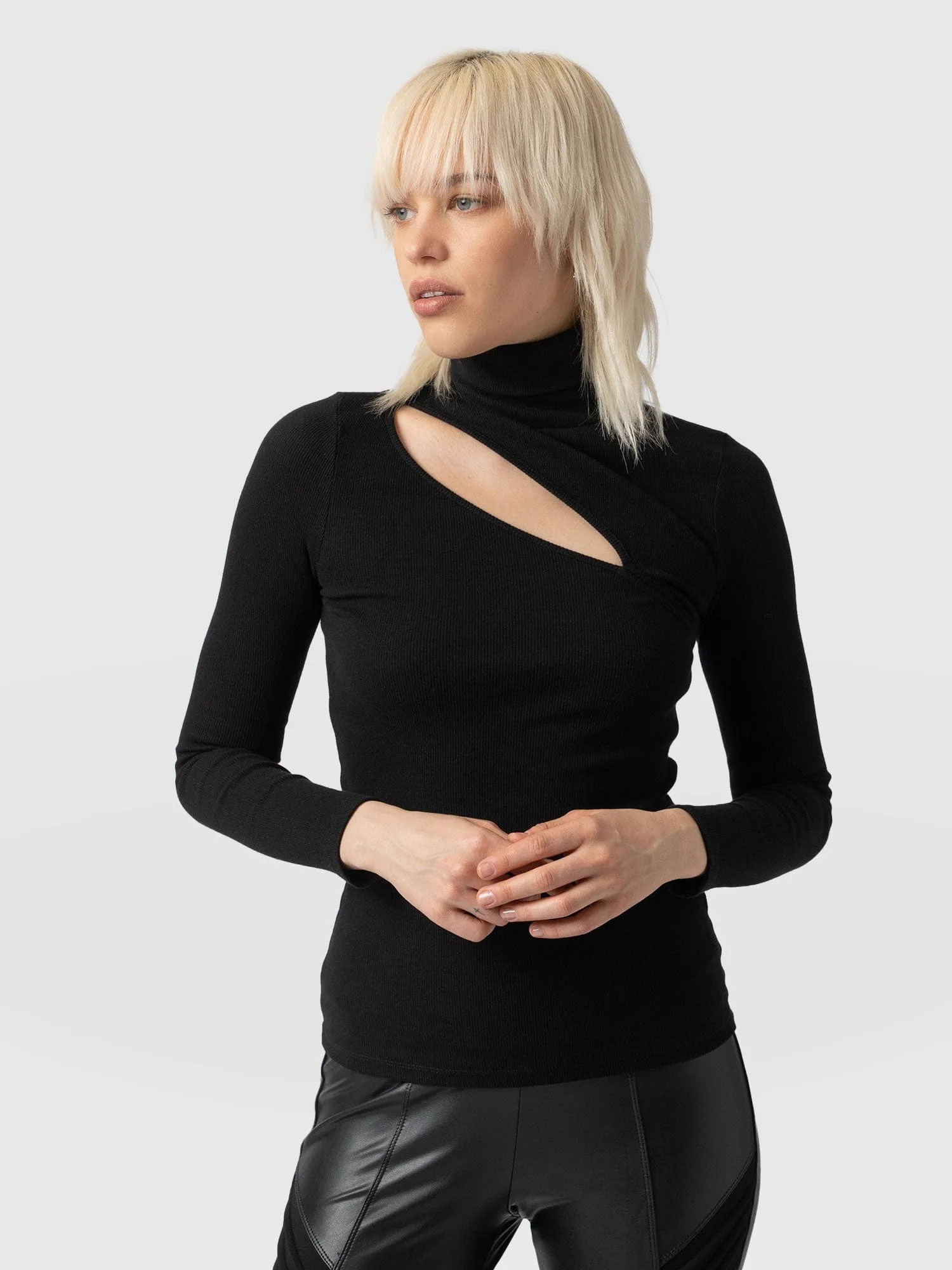 Reveal Turtle Neck - Black